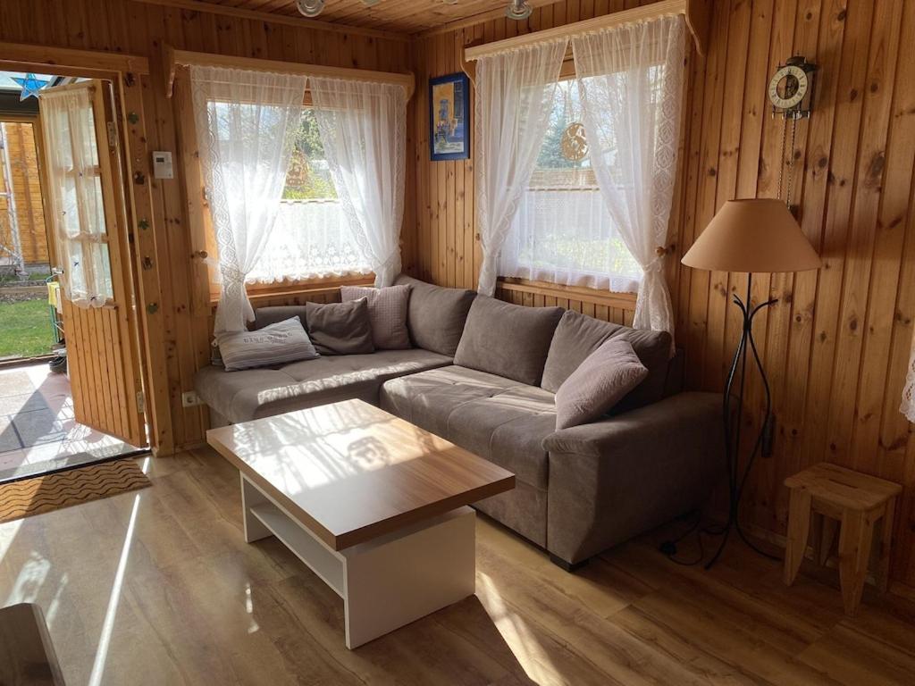 Vakantiehuis Holzhaus Mit Direktem Wasserzugang In Berlin-koepenick *