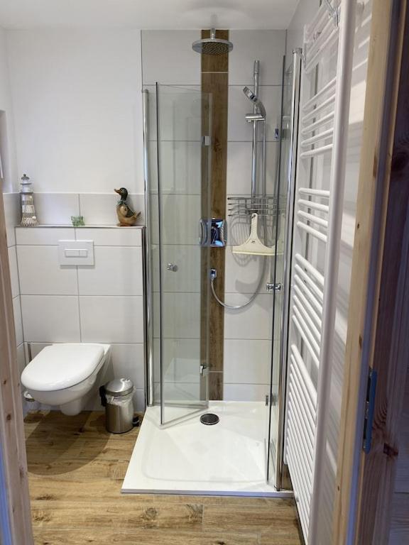 Vakantiehuis Holzhaus Mit Direktem Wasserzugang In Berlin-koepenick