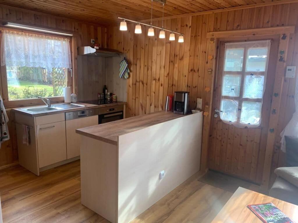 Holzhaus Mit Direktem Wasserzugang In Berlin-koepenick Berlijn