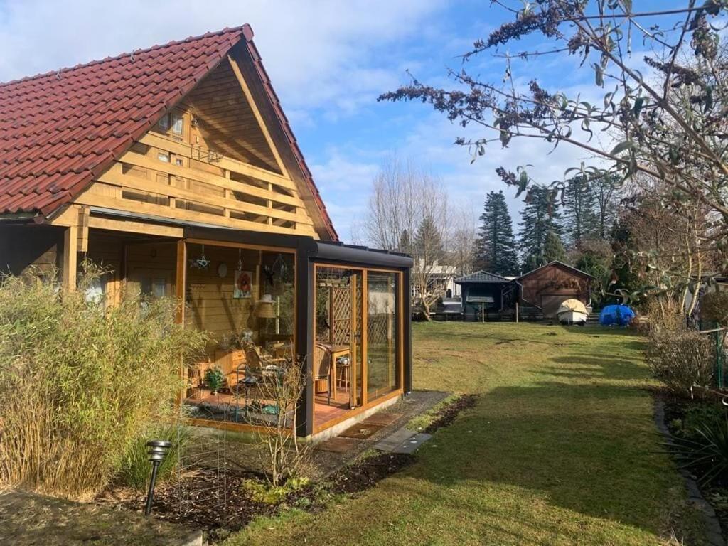 Holzhaus Mit Direktem Wasserzugang In Berlin-koepenick Berlijn